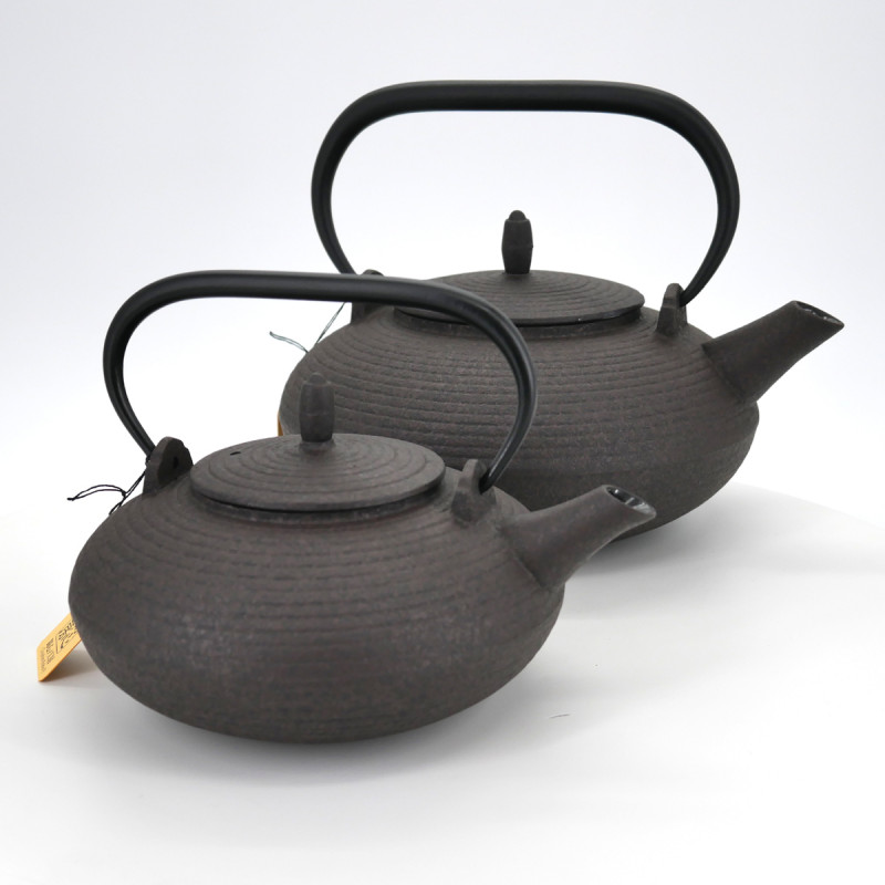 japanese dark brown oval prestige cast iron teapot chûshin kôbô ITOME