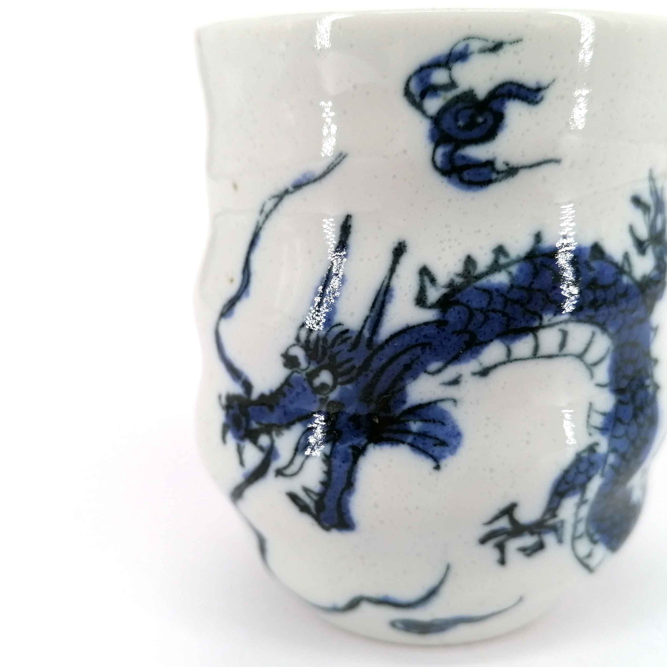 tasse blanche japonaise dragon bleu 16M5483510E