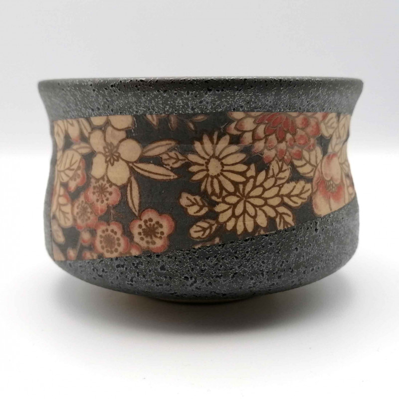 Japanische Teeschale aus Keramik, KURO FURURU, schwarz und Blumen