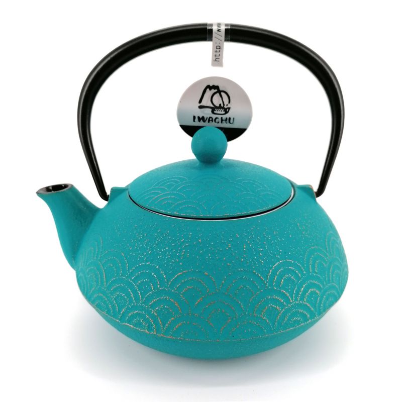 Japanese cast iron teapot - IWACHU SEIGAIHA - 0.65 lt - golden blue