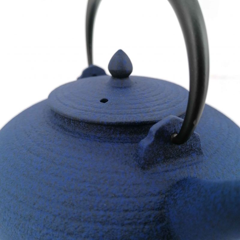 Japanese cast iron teapot - WAZUQU ITOME - 0.7lt - blue