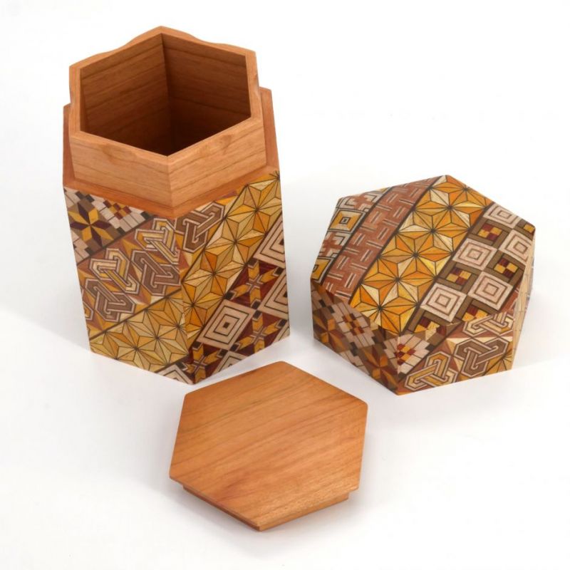 Caja de té hexagonal YOSEGI cubierta con marquetería tradicional Hakone