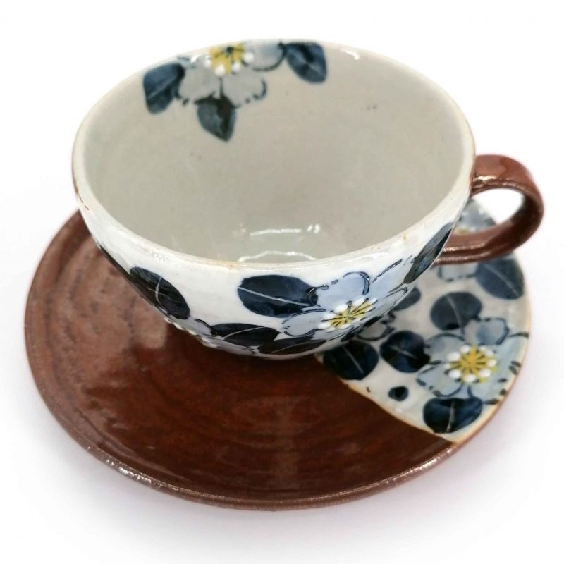 Tasse à thé en céramique avec anse et soucoupe, marron et fleurs - AOI HANA