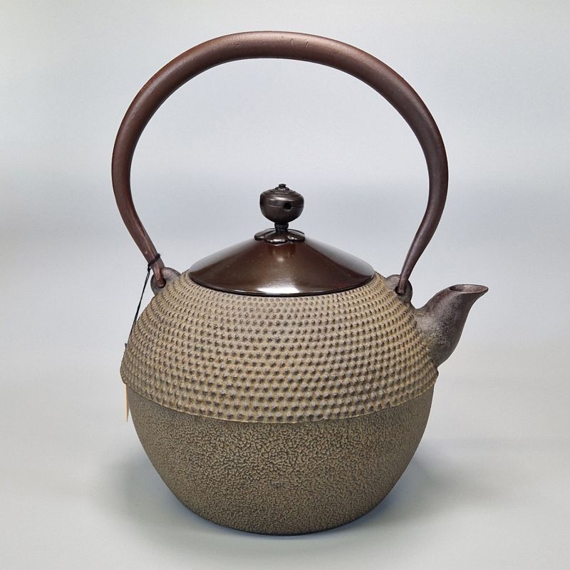 Japanese cast iron kettle with copper cover, HOUJOU HARARE
