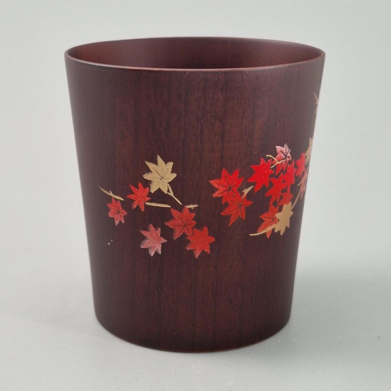 Tasse à thé japonaise en bois natsume foncé motif feuilles d'érable laqué or et argent, MAKIE MOMIJI