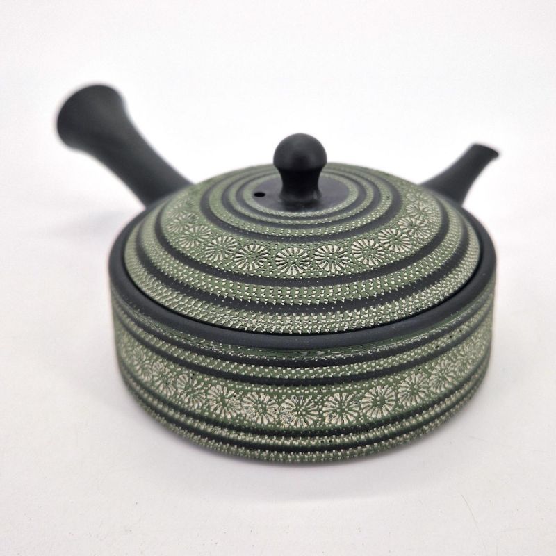 Black and red tokoname teapot with flower patterns Teruyuki Isobe, SAKURA, 200 cc